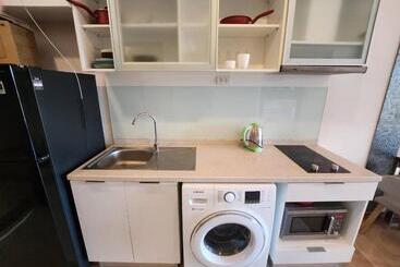 The Astra Condo Large Room 50 Sqm ,sauna And Rooftop Pool