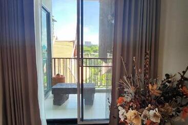 The Astra Condo Large Room 50 Sqm ,sauna And Rooftop Pool