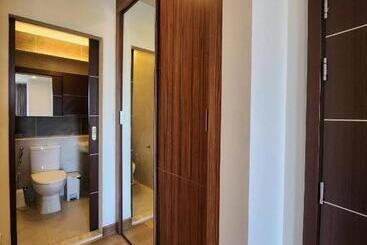 The Astra Condo Large Room 50 Sqm ,sauna And Rooftop Pool