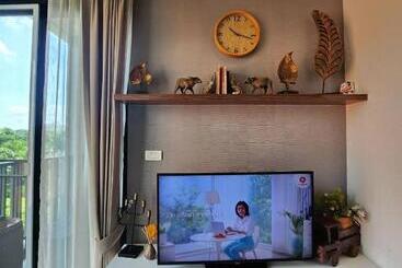 The Astra Condo Large Room 50 Sqm ,sauna And Rooftop Pool