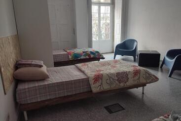 هاستل Casa Augusta 3