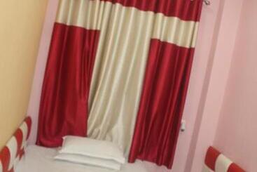 هتل Giggle Coast Restro And Lodging