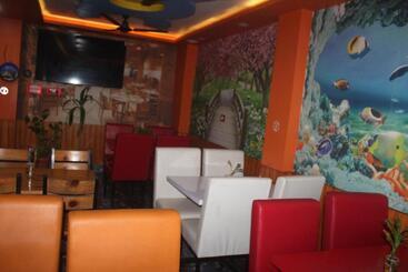 هتل Giggle Coast Restro And Lodging