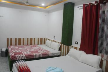 هتل Giggle Coast Restro And Lodging