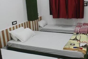هتل Giggle Coast Restro And Lodging