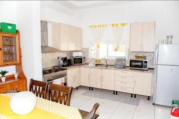 پانسیون Casa Natalia   Guesthouse