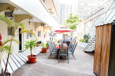 پانسیون Casa Natalia   Guesthouse