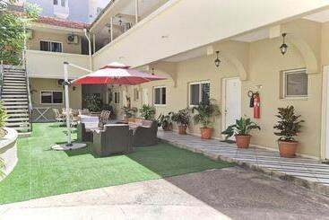پانسیون Casa Natalia   Guesthouse