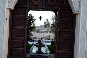 پانسیون Maison D Hôtes Iminigran & Spa