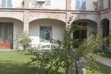 تختخواب و صبحانه Locanda Dell' Orso Bevitore