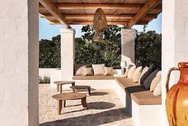تختخواب و صبحانه Trulli Del Bosco