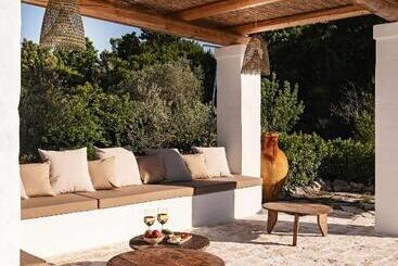 تختخواب و صبحانه Trulli Del Bosco