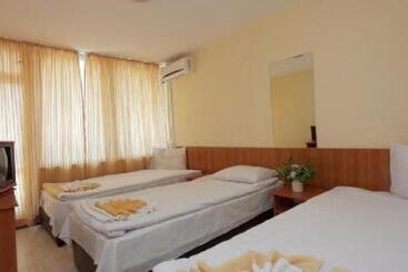 Club Hotel Vedren