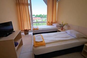 Club Hotel Vedren