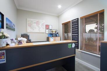 تختخواب و صبحانه Durham Lodge