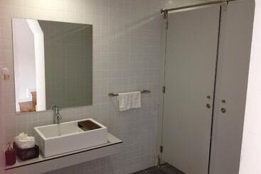 هتل Airporto Hostel