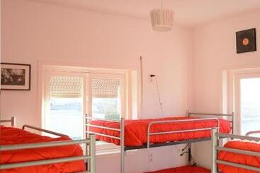 هتل Airporto Hostel