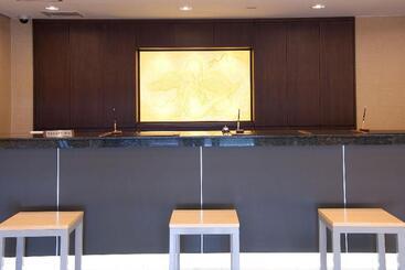 هتل Aston Plaza Himeji