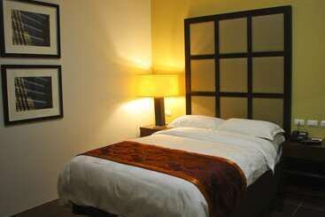 هتل Avenue Suites
