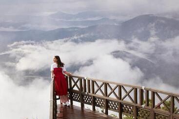 هتل Hoshino Resorts Tomamu The Tower