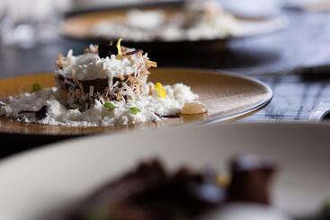 هتل Kimpton Seafire Resort + Spa, An Ihg