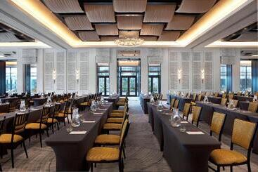 هتل Kimpton Seafire Resort + Spa, An Ihg