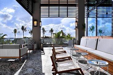 هتل Kimpton Seafire Resort + Spa, An Ihg