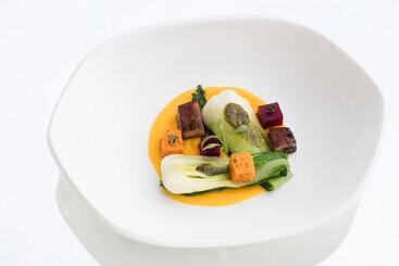 هتل Kimpton Seafire Resort + Spa, An Ihg