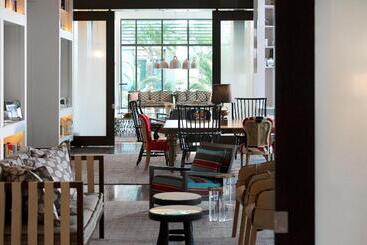 هتل Kimpton Seafire Resort + Spa, An Ihg
