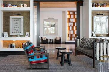 هتل Kimpton Seafire Resort + Spa, An Ihg