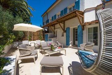 هتل La Bastide Des Salins