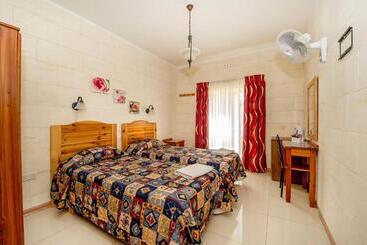 هتل Lantern Guest House