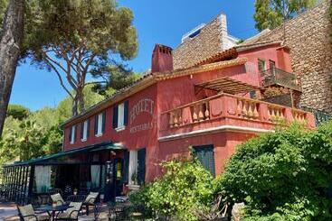 هتل Le Jardin D'emile