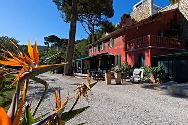 هتل Le Jardin D'emile