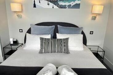هتل Les Suites Du Lac