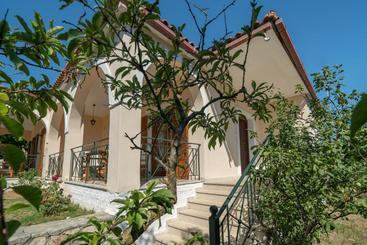 هتل Marina Villas