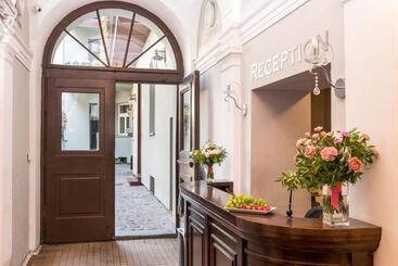 Aparthotel Old Town