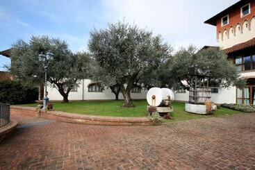 هتل Relais Santo Stefano