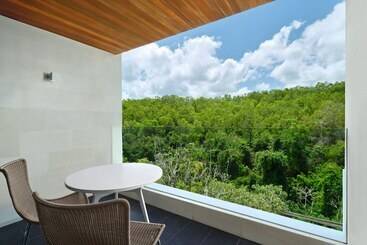 هتل Renaissance Bali Uluwatu Resort & Spa