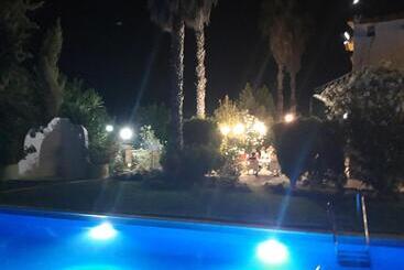 هتل روستایی Restaurante Las Buitreras
