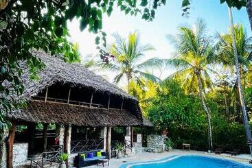 هتل Samaki Lodge
