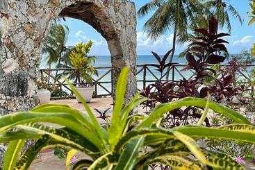 هتل Samaki Lodge