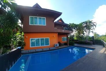 هتل The Chalet Phuket Resort