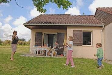هتل Vvf Bourgogne Auxois Morvan