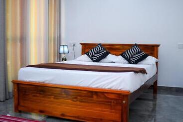 تختخواب و صبحانه J&j Resort