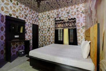 هتل Paradise Inn    Lpu Law Gate