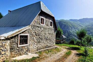 پانسیون Mountain Vista Guesthouse Shkafi
