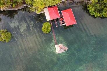 تختخواب و صبحانه Akwaba Lodge
