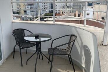 Hadrians Tower Apart Otel