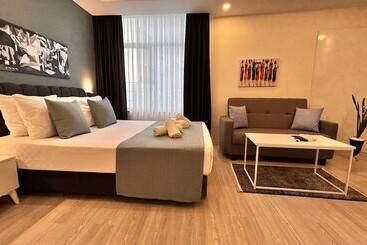 Hadrians Tower Apart Otel